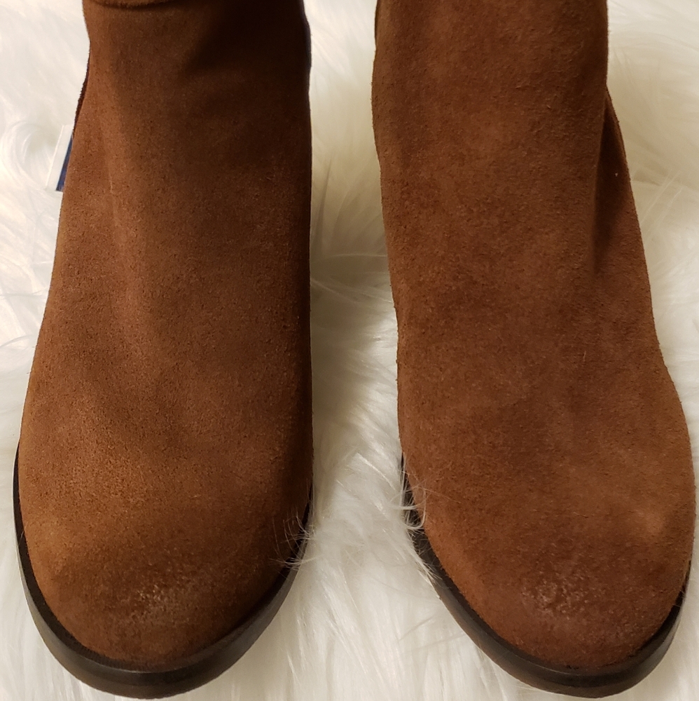 Arturo Chang cinnamon-brown suede booties